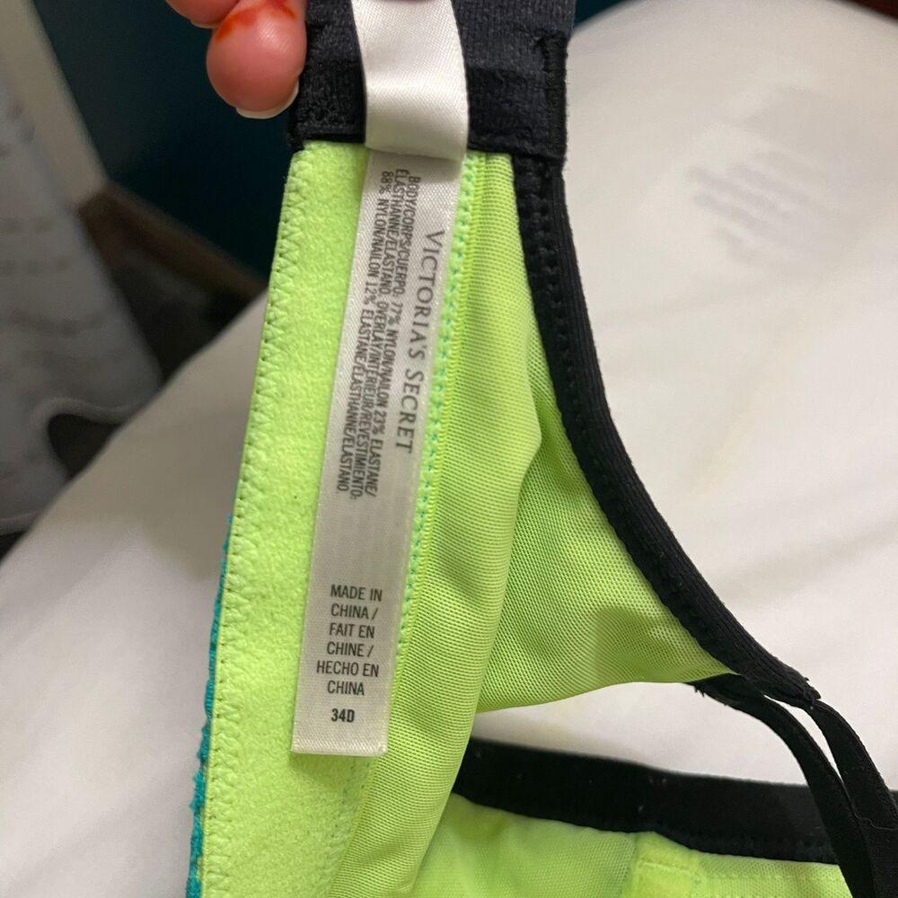 Victoria's Secret Cupped Lighted Padded Wired Sports Bra Top Size 34D - Picture 6 of 7